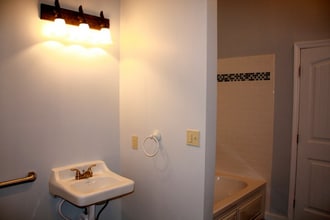 2002 E 11th St, Unit B in Tulsa, OK - Building Photo - Building Photo