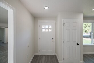 1247 Clark Mill Rd in Sweet Home, OR - Building Photo - Building Photo