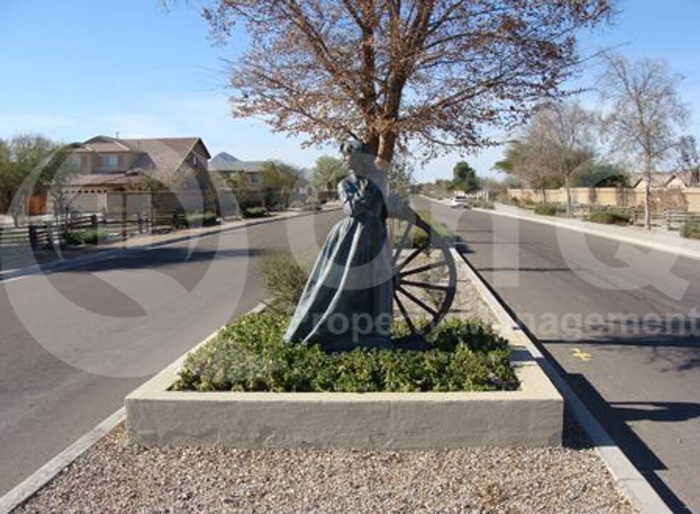 35694 N Zachary Rd in San Tan Valley, AZ - Building Photo