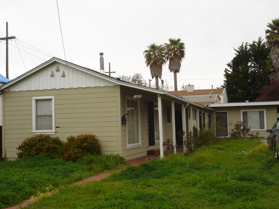 1605 Carleton St in Berkeley, CA - Building Photo