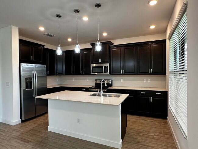 1307 Whitcombe Dr in Royal Palm Beach, FL - Building Photo - Building Photo