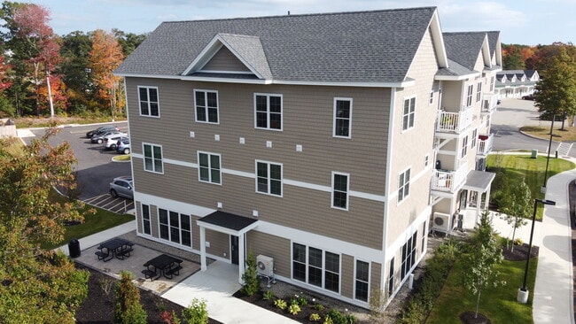 Plaza 15 in Scarborough, ME - Building Photo - Building Photo