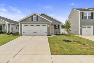 910 English Grn Wy in Woodruff, SC - Building Photo