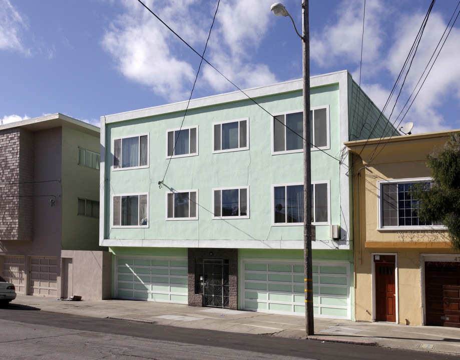 484 Paris St in San Francisco, CA - Foto de edificio