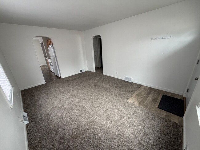 2000 S Duluth Ave in Sioux Falls, SD - Building Photo - Building Photo