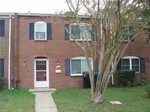 4509 Hinsdale St in Virginia Beach, VA - Building Photo - Building Photo