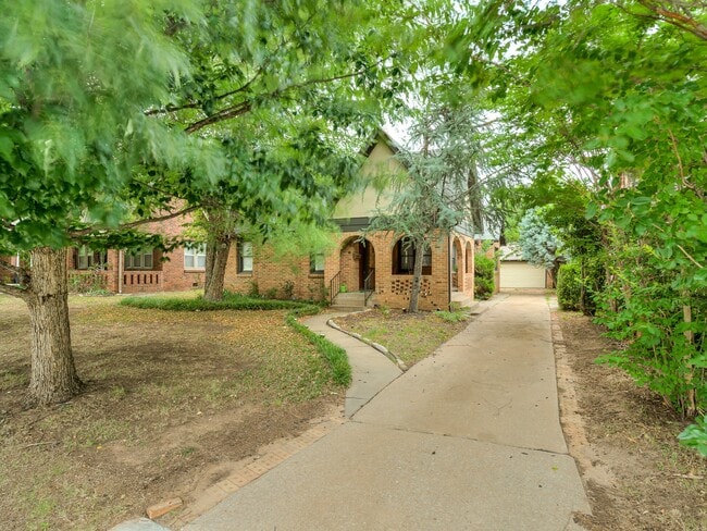 property at 2421 NW 19th St