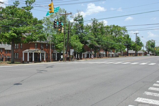 Napier Place in Nashville, TN - Foto de edificio - Building Photo