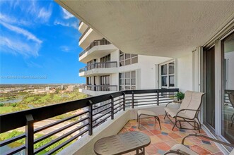 3500 Mystic Pointe Dr, Unit 3302 in Aventura, FL - Building Photo - Building Photo