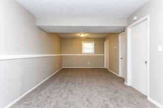 5333 Padre Ln in Indianapolis, IN - Foto de edificio - Building Photo