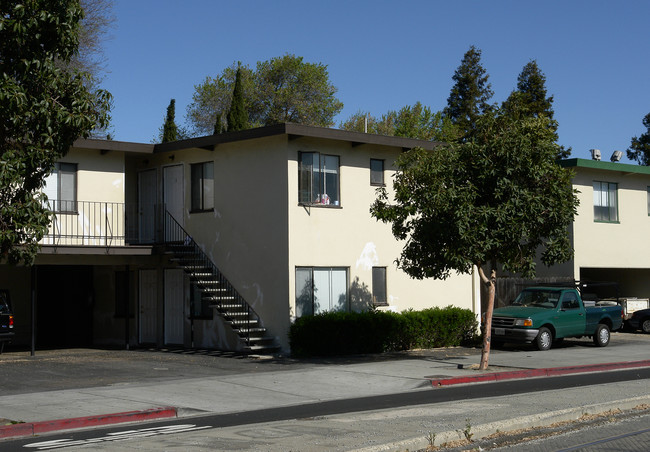 407 Chestnut St in Redwood City, CA - Building Photo - Building Photo