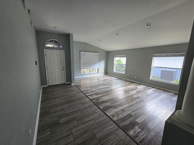 property at 1124 Lumsden Pointe Blvd