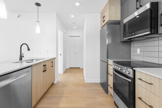 9809-9153 153 St NW in Edmonton, AB - Building Photo - Building Photo