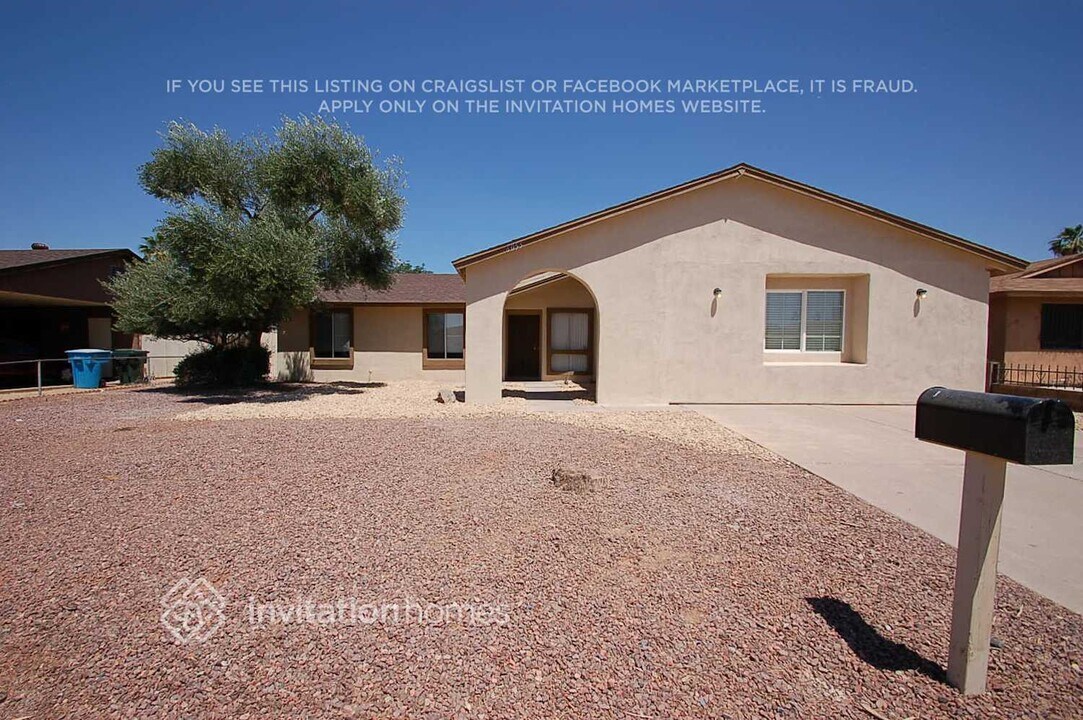 6055 S 42nd St in Phoenix, AZ - Building Photo