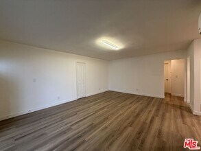 314 S Clark Dr in Los Angeles, CA - Building Photo - Building Photo