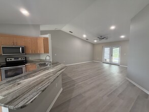 4156 Molokai Dr in Sarasota, FL - Foto de edificio - Building Photo