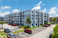 Azul at Fountainbleau in Miami, FL - Building Photo - Building Photo