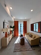 1833 Madison St, Unit A1 in Hollywood, FL - Foto de edificio - Building Photo