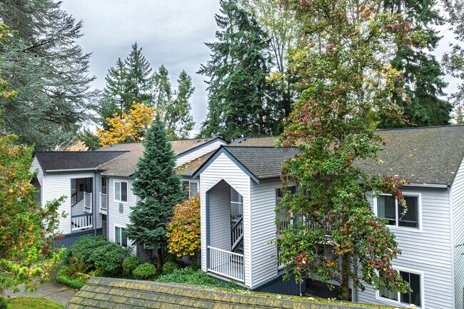 12680 NE 10th Plz in Bellevue, WA - Building Photo - Building Photo