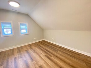 2244 S Sawyer Ave, Unit 4 in Chicago, IL - Building Photo - Building Photo