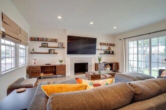13817 Purche Ave in Gardena, CA - Foto de edificio - Building Photo