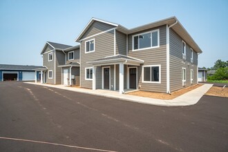 2546 118th St-Unit -102 in Chippewa Falls, WI - Building Photo - Building Photo