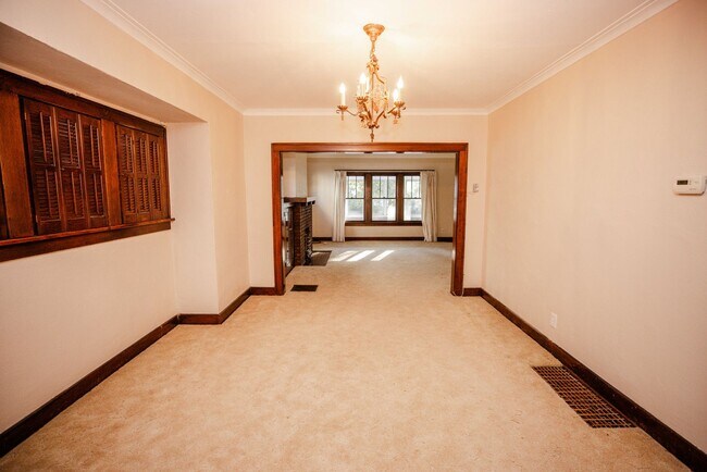 property at 1452 Rollins Rd