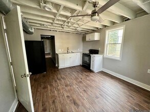 418 E State St, Unit b in Baton Rouge, LA - Building Photo - Building Photo