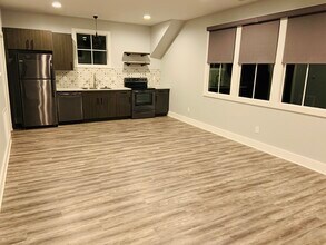 1835 N Pennsylvania St, Unit B in Indianapolis, IN - Foto de edificio - Building Photo