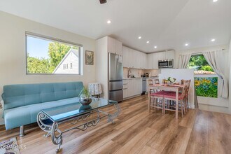 116 S Glenroy Ave in Los Angeles, CA - Building Photo - Building Photo