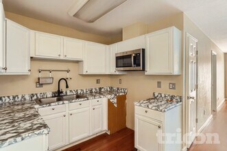 240 S Irving St in Denver, CO - Foto de edificio - Building Photo