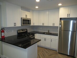 121 Main St-Unit -A in Hackettstown, NJ - Building Photo - Building Photo