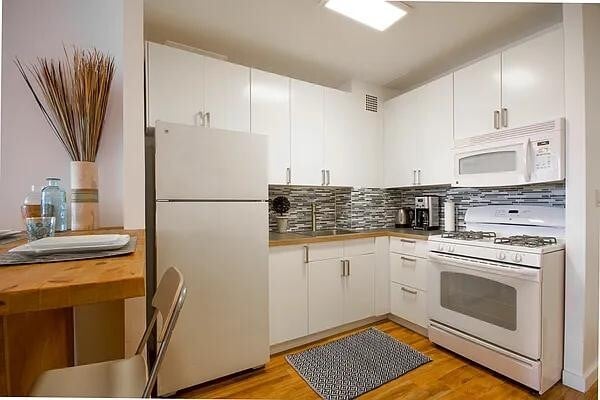 315 Seventh Avenue in New York, NY - Building Photo - Building Photo