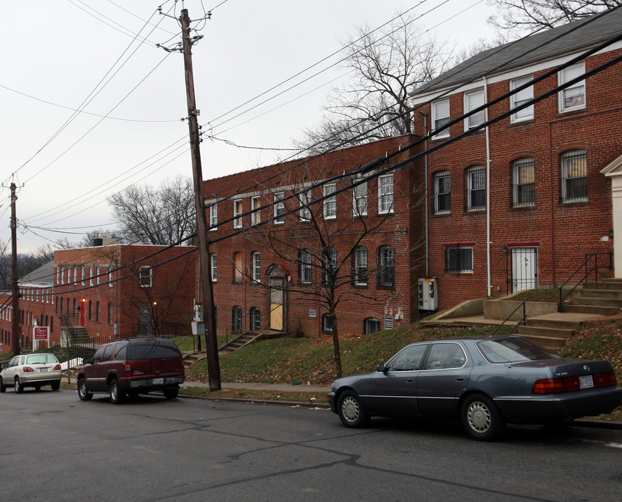 107 Wayne Pl SE in Washington, DC - Building Photo