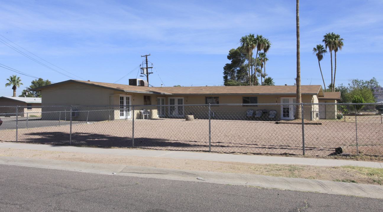 1332 N 50th St in Phoenix, AZ - Building Photo