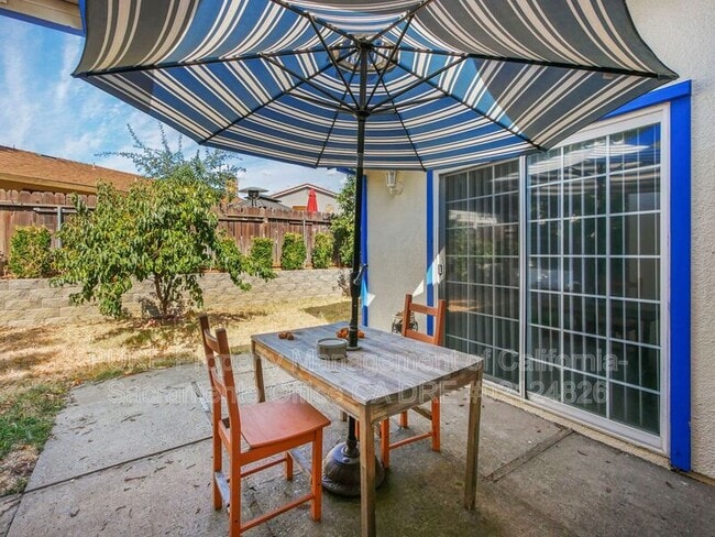 3308 Chiswell Way in Sacramento, CA - Building Photo - Building Photo