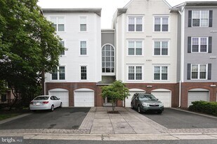 273 S Pickett St, Unit 101 in Alexandria, VA - Building Photo