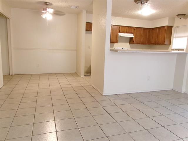 510 Victoria Dr in Grand Prairie, TX - Building Photo