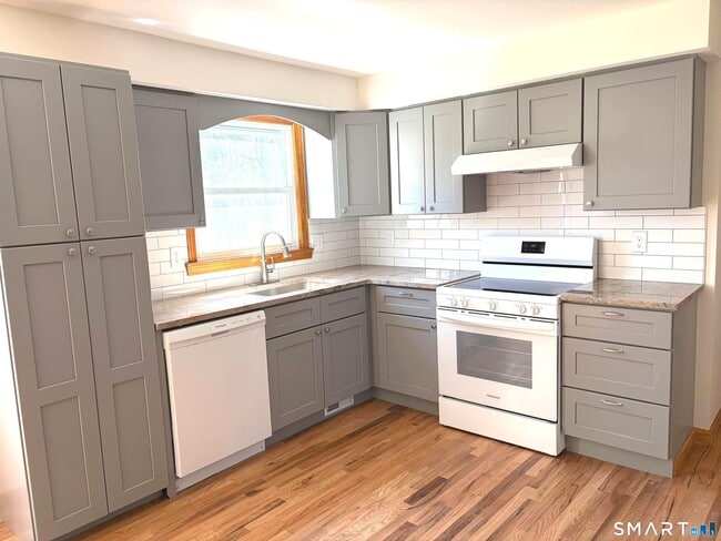 property at 3 Carmen St