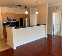 8290 Gate Pky W, Unit 512 in Jacksonville, FL - Building Photo - Building Photo