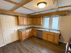 1428 N 4th St, Unit #1 in Mankato, MN - Foto de edificio - Building Photo