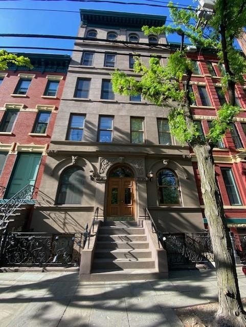 property at 264 9th St
