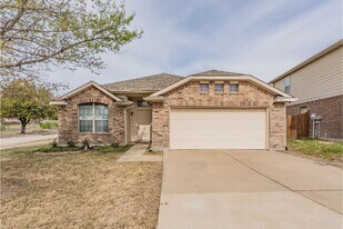 636 Saddleway Dr in Fort Worth, TX - Building Photo