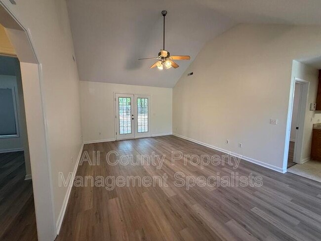 3690 Oleander Dr in Sumter, SC - Building Photo - Building Photo