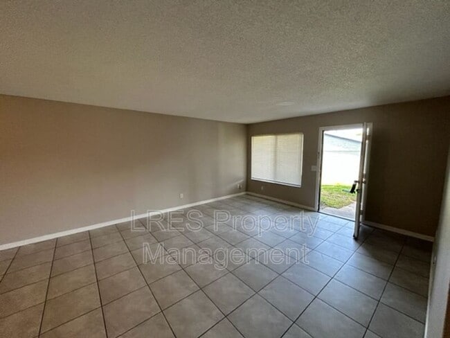 605 Northlake Blvd in Altamonte Springs, FL - Foto de edificio - Building Photo