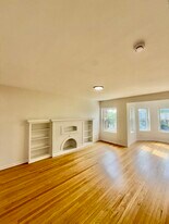 7833 S Colfax Ave in Chicago, IL - Building Photo