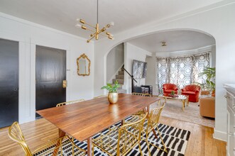 2215 SE Powell Blvd, Unit Apt 3 in Portland, OR - Foto de edificio - Building Photo