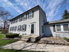 33734 Bayview Dr in New Baltimore, MI - Building Photo