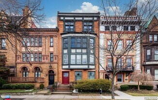 493 Delaware Ave in Buffalo, NY - Building Photo