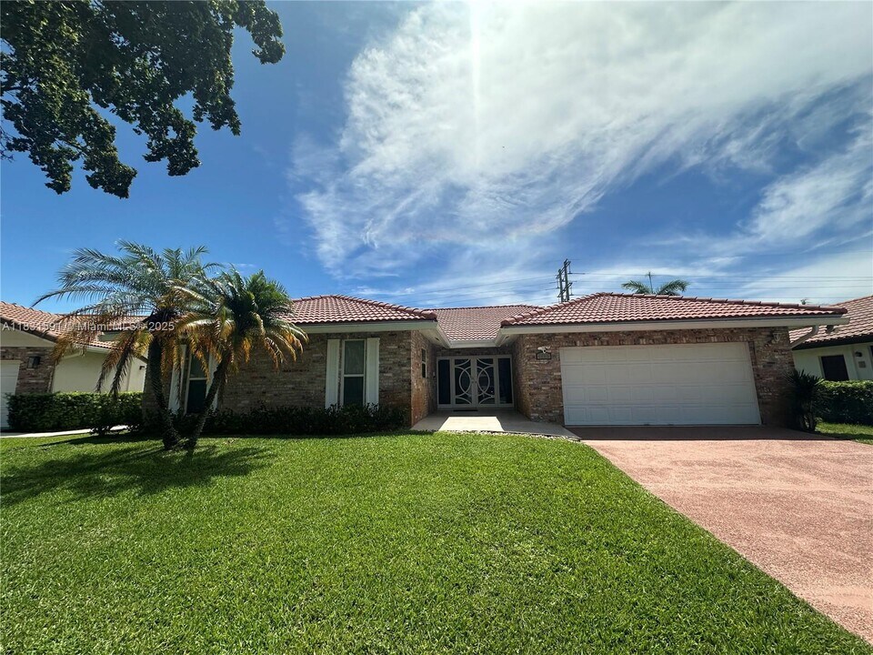 4205 NW 69th Terrace in Coral Springs, FL - Building Photo
